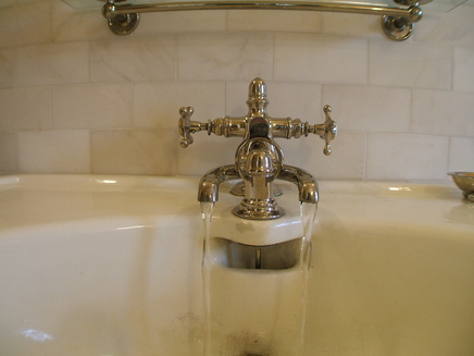 Fix Antique Faucets In Vintage Houses And Showers Toilets Kitchen